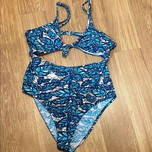 Cupshe Tropical Blue Leaf One Piece Swimsuit large looks like a two piece